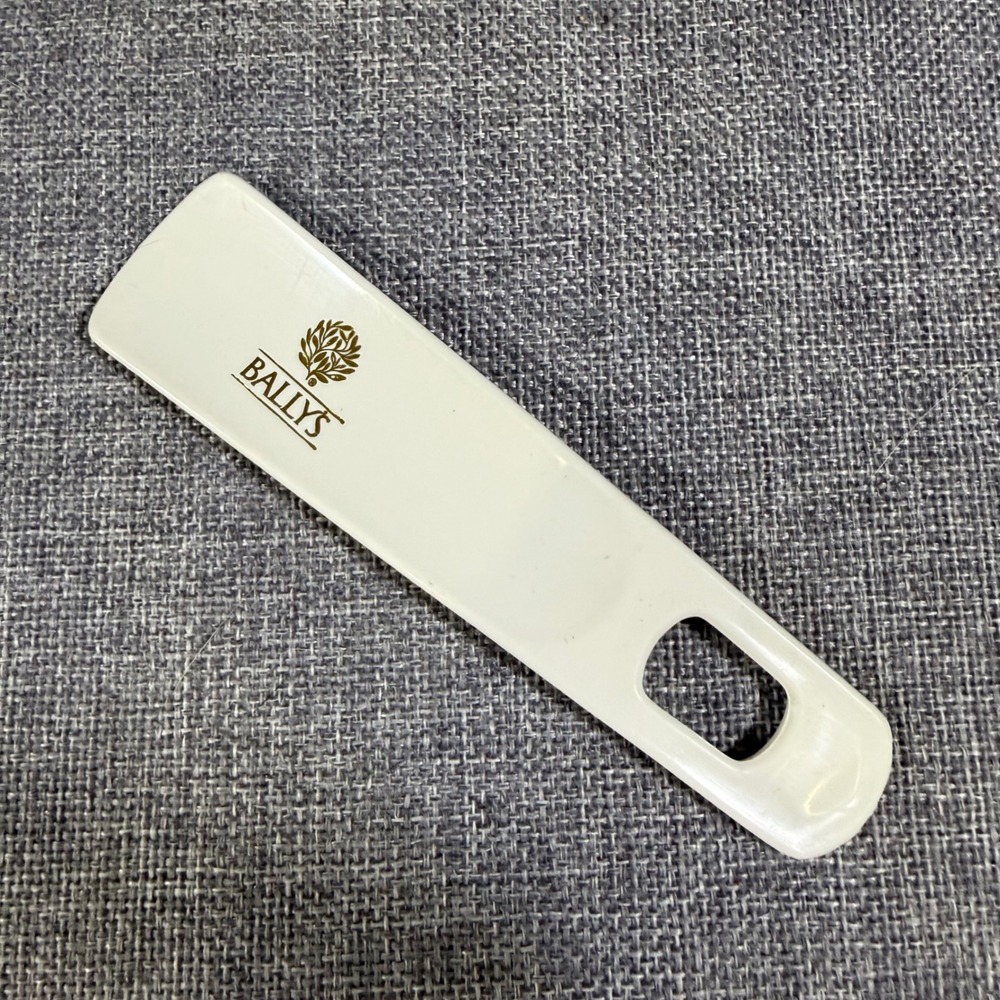 VTG Bally's Casino Hotel Shoe Horn Cream Gold Luxury Travel Accessory Designer